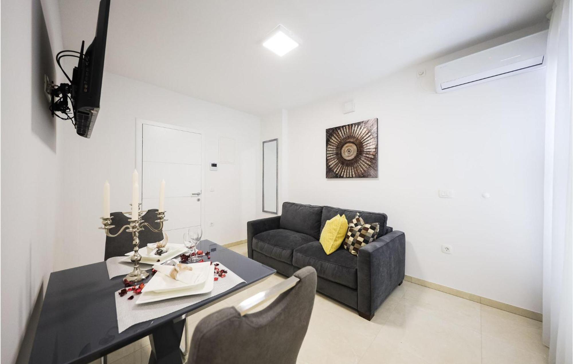 Lovely Apartment In Zadar With Wifi Екстериор снимка